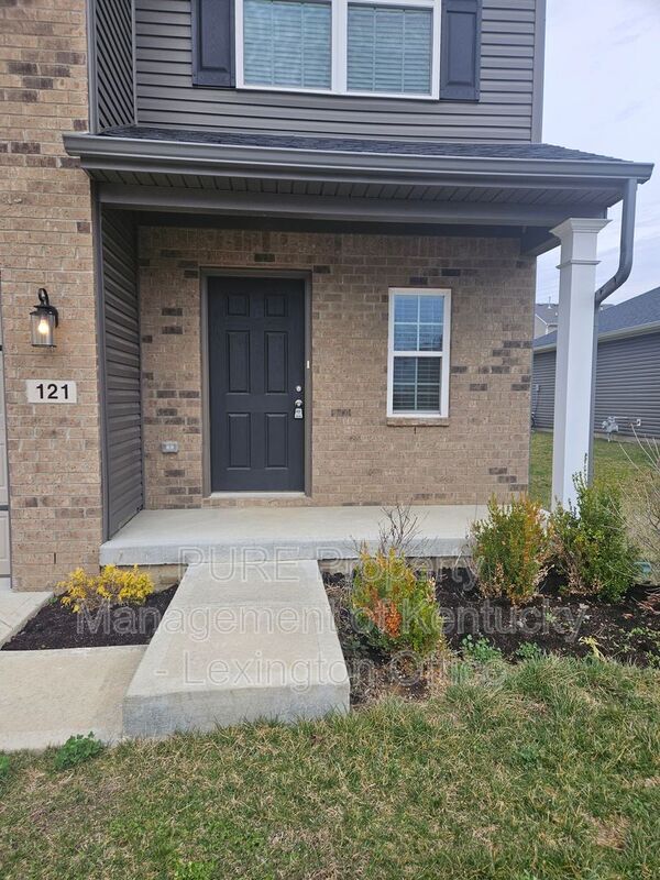 Building Photo - 121 Forester Ct