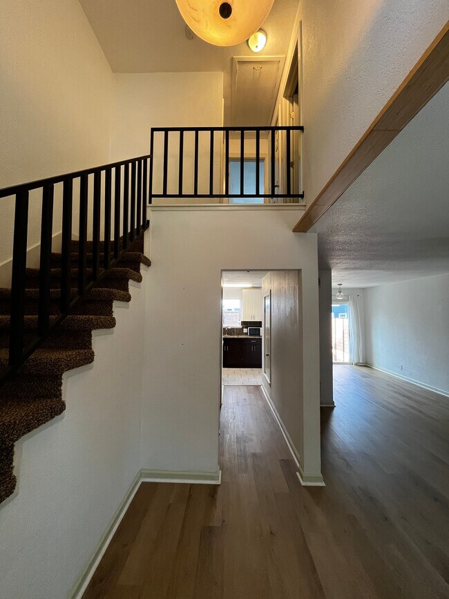 Foto del edificio - 6211 Manor Rd