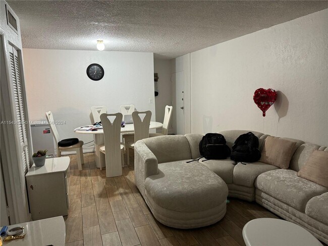 Foto del edificio - 444 SW 4th St