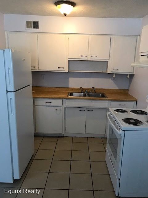 Foto del edificio - 3007 Mid Dale Ln