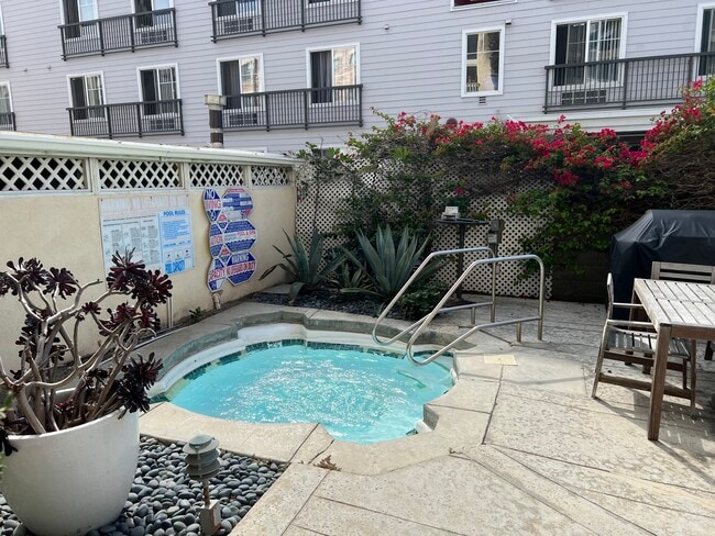 Building Photo - 22 Navy St