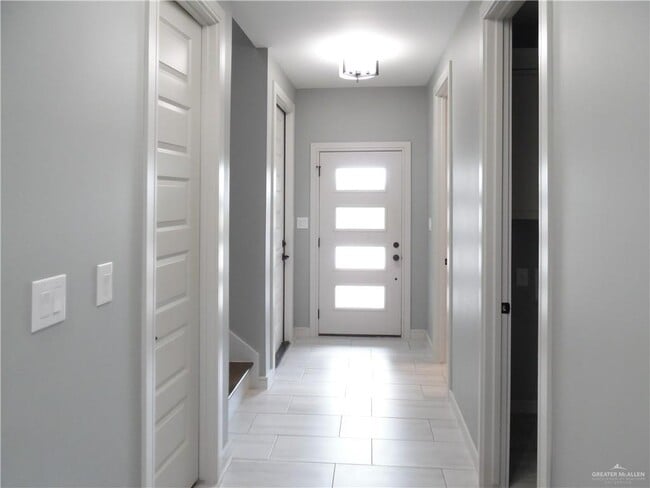 Building Photo - 19 New Combs Rd