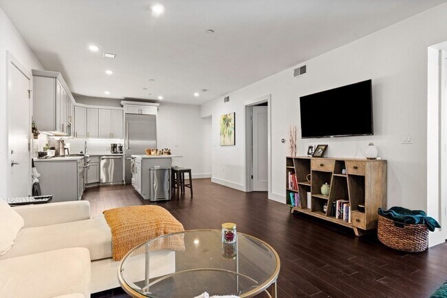 Foto del edificio - 412 W Broadway