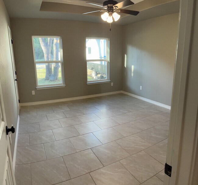 Building Photo - 1094 Chisolm Trail