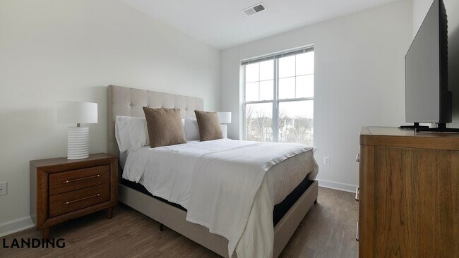 Building Photo - 909 Mansion Dr