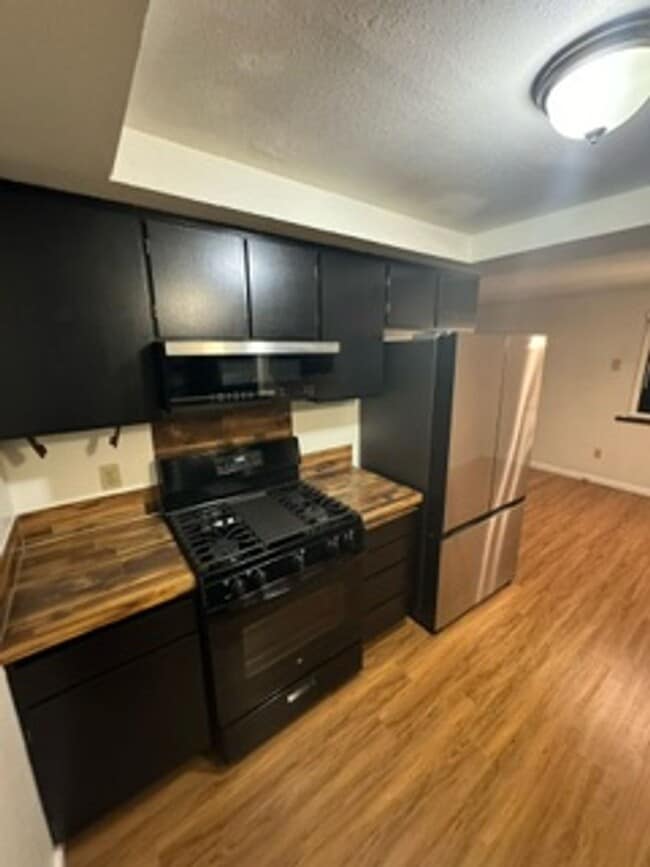 Foto del edificio - Villalpando - 1218-1222 Summers Lane PM 9-26-2023