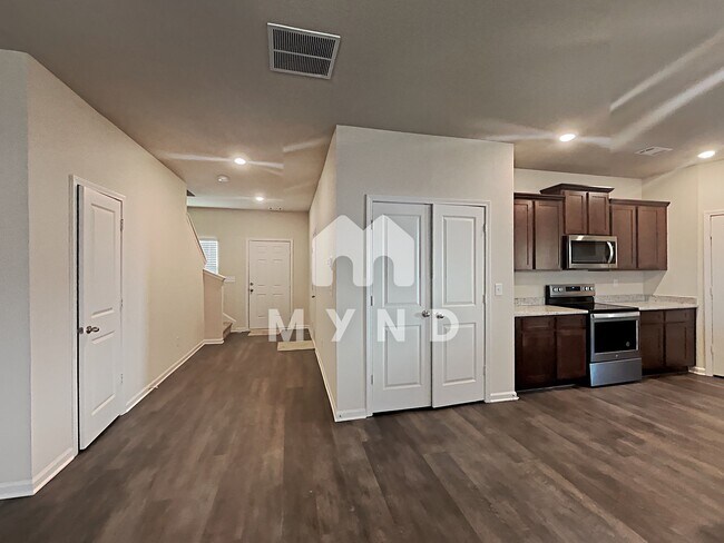 Foto del edificio - 3235 Ridge Hill Pkwy