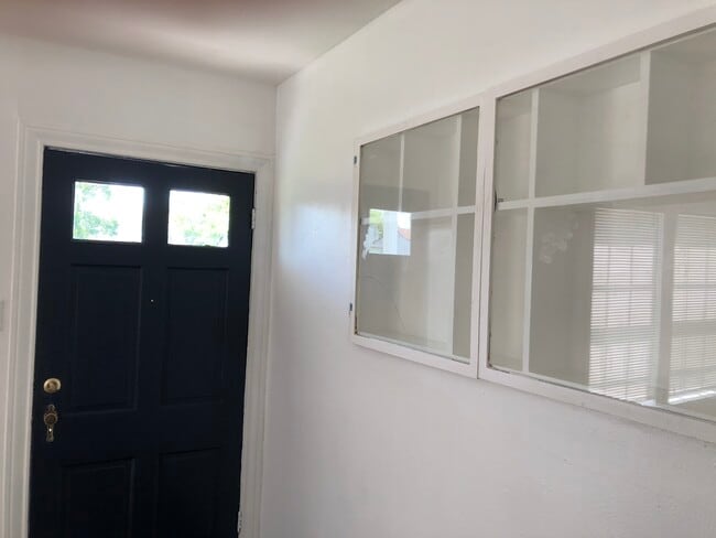 Building Photo - 2830 Sarita St