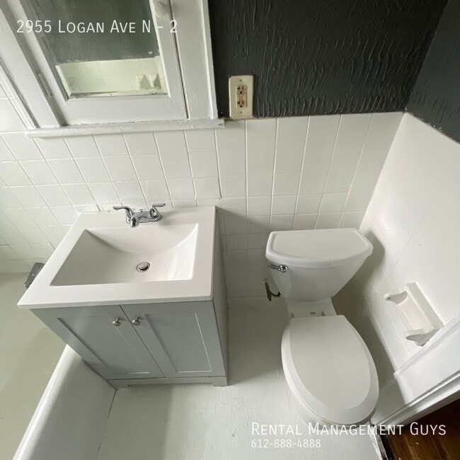 Foto del edificio - 2955 N Logan Ave