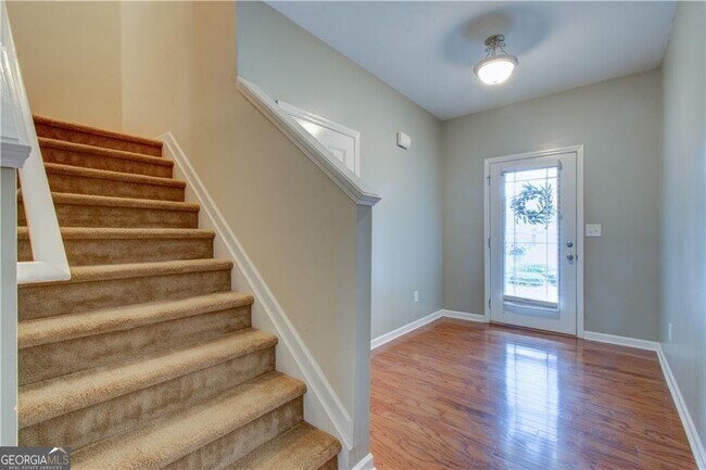 Building Photo - 331 Oakview Way