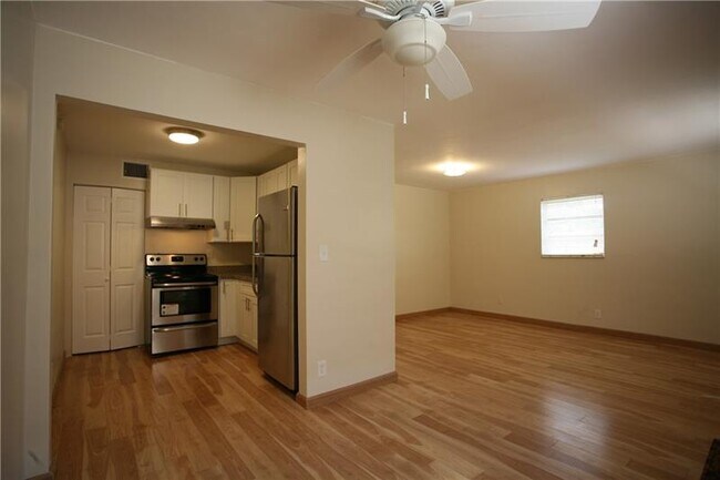 Foto del edificio - 2466 Taylor St