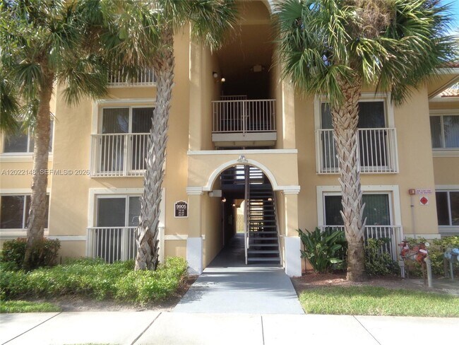 Foto del edificio - 9905 Westwood Dr