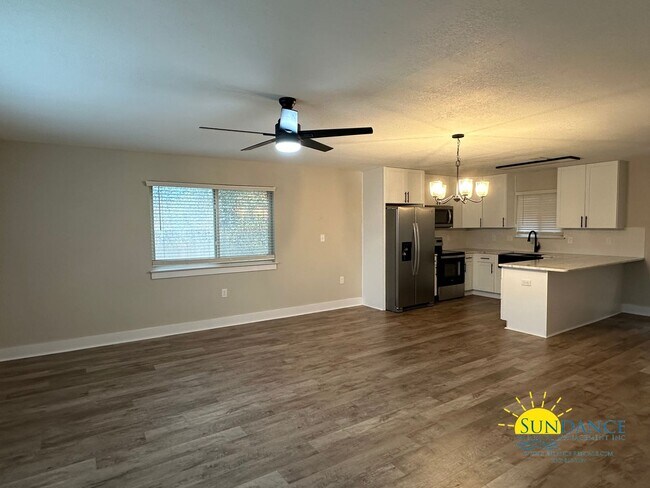 Foto del edificio - Fully Renovated Cul-de-sac Corner Lot Home in Fort Walton Beach!