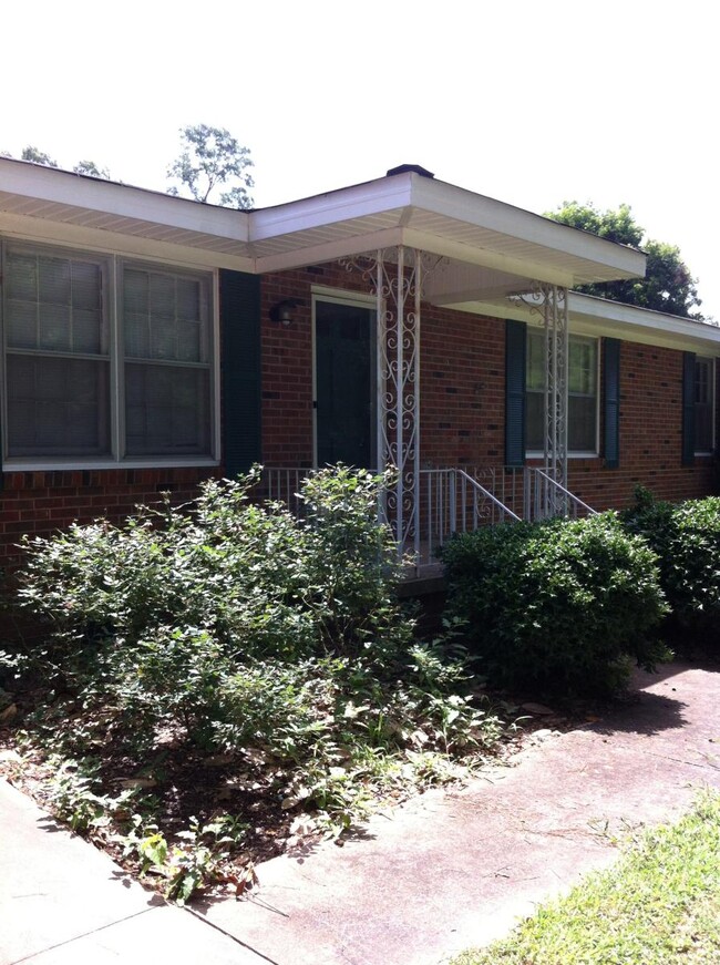 Building Photo - 104 Walker Ave