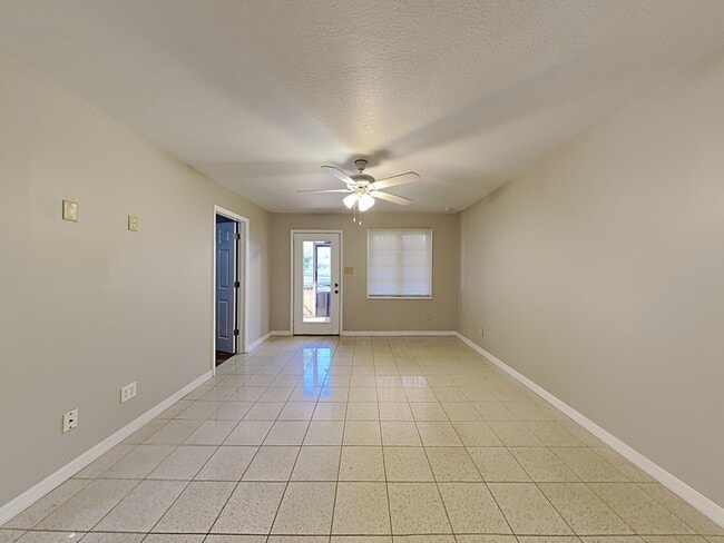 Building Photo - 1431 Seminola Blvd