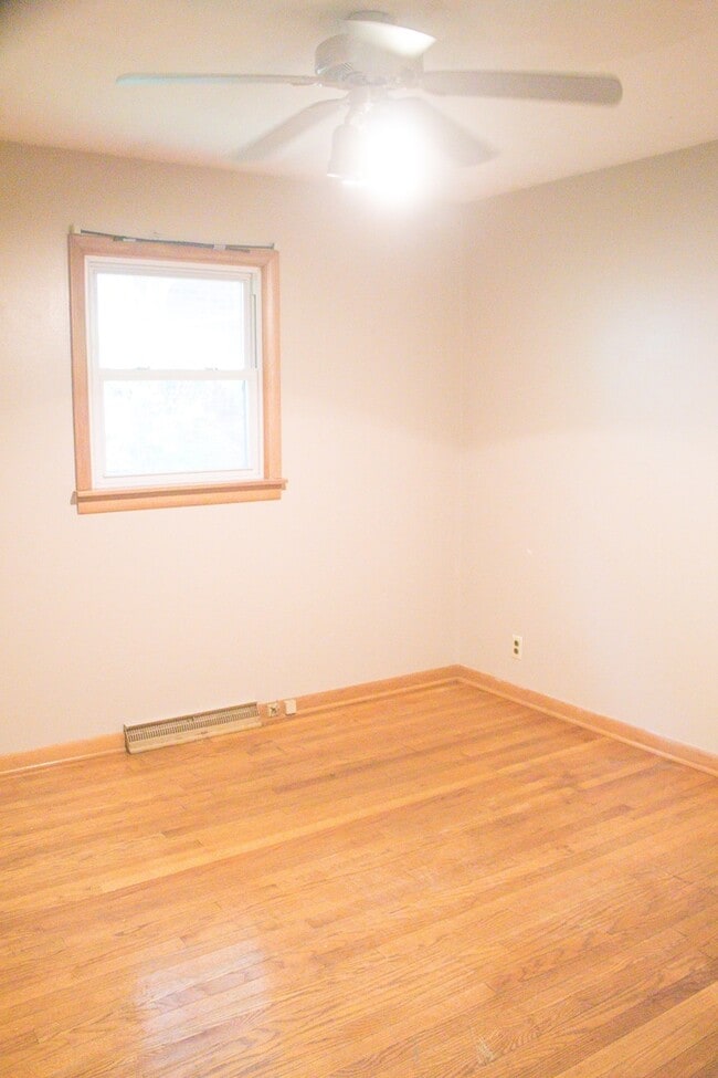 Building Photo - 4 Bedroom, 1 Bath House on Campus
