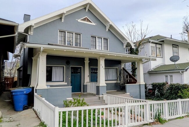 Building Photo - 164 C St E