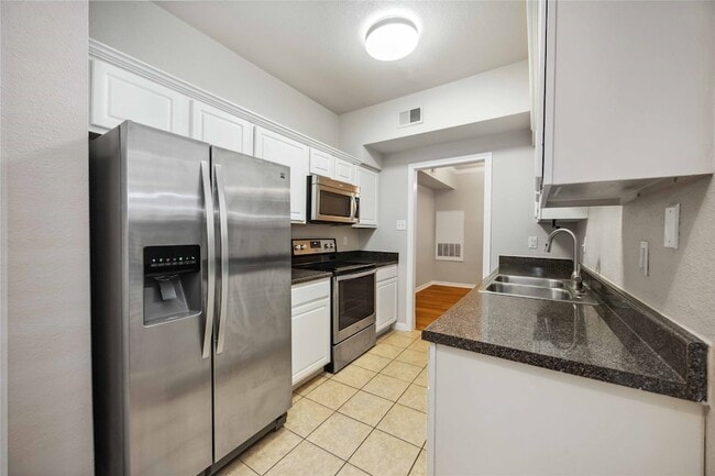 Photo - 2255 Braeswood Park Dr Apartment