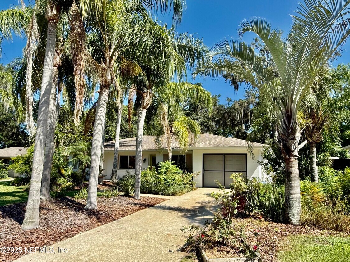 Foto principal - 1129 Alcala Dr