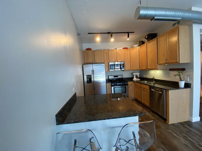 Foto del edificio - 909 W Washington Blvd
