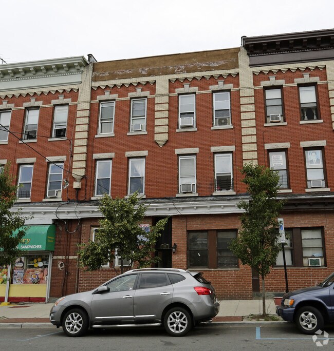 Building Photo - 1405 New York Ave