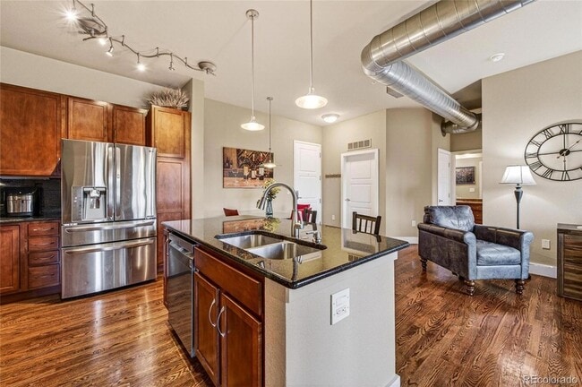 Building Photo - 10111 Inverness Main St