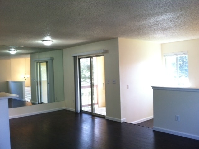 Building Photo - Newly Updated 2 bedroom Condo - Backs to Open Space, Very Private