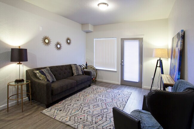 Foto del edificio - Centennial Pines