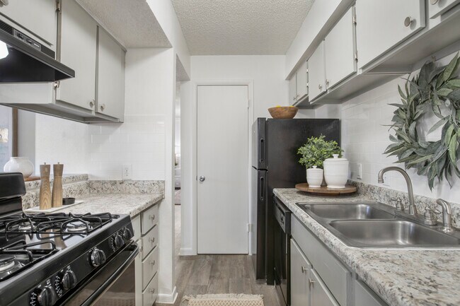 Foto del edificio - 746 Plaza Dr