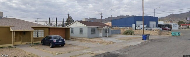 Building Photo - 4512 Sierra Vista Dr