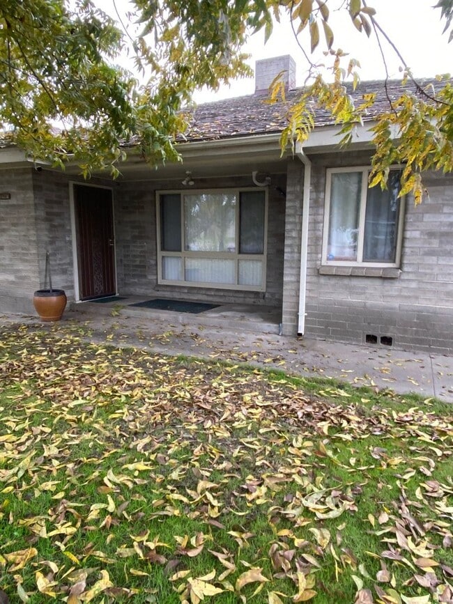 Building Photo - 1516 Scenic Dr