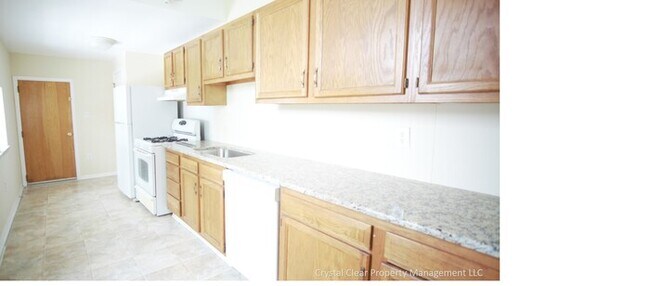 Building Photo - Newly remodeled 3 bed 1 bath in Little Italy