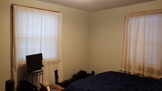 available room - will be unfurnished - 4015 Moss Rose Dr