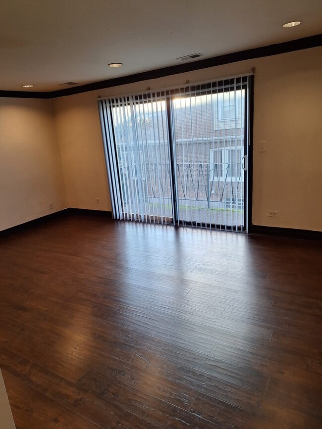Building Photo - 3400 W 55th St