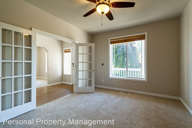 Building Photo - 4 br, 2.5 bath House - 4505 NW 9th Cir