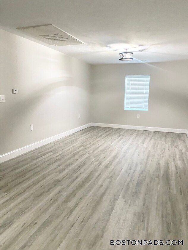 Foto del edificio - 4380 N Main St