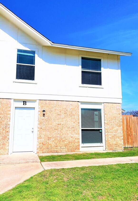 Foto principal - 4501 Chase Cir