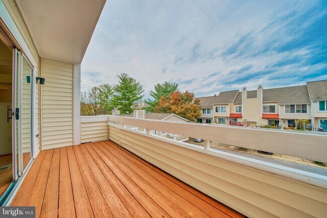 Foto del edificio - 9821 Lake Shore Dr