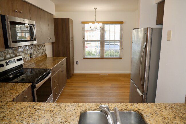 Foto del edificio - 814 Cobble Creek Curv