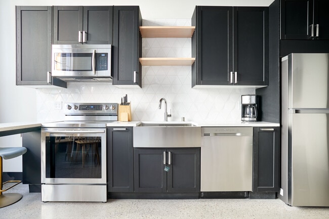 Building Photo - MAX