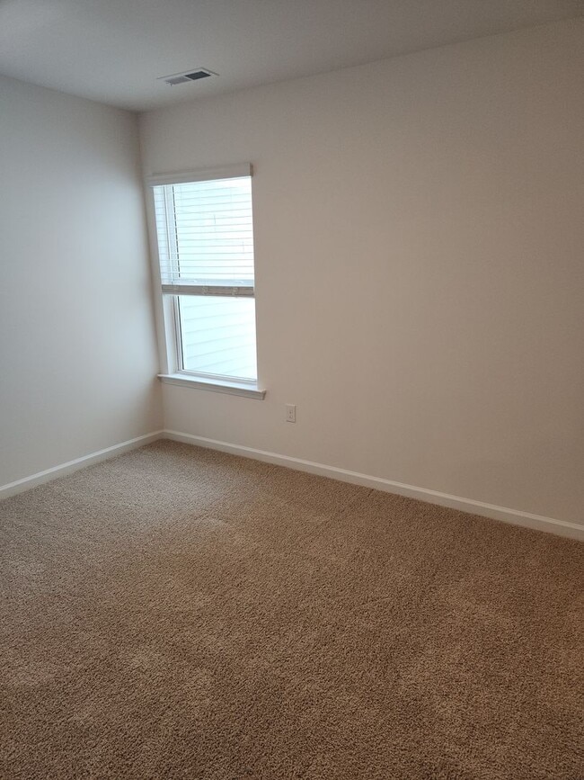 Building Photo - New Townhome for rent in N. Raleigh