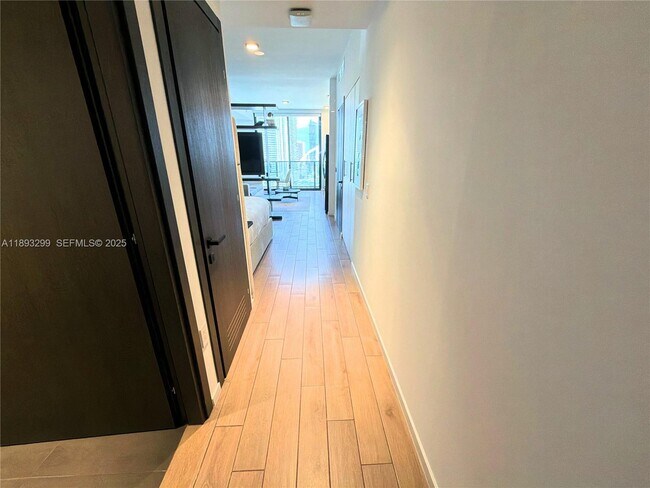 Foto del edificio - 398 NE 5th St