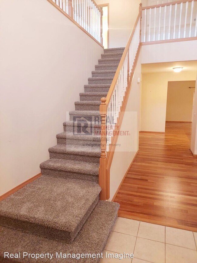 Building Photo - 3 br, 2.5 bath House - 7005 Flute Street SE