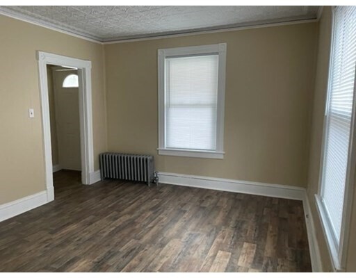 Building Photo - 846 Carew St