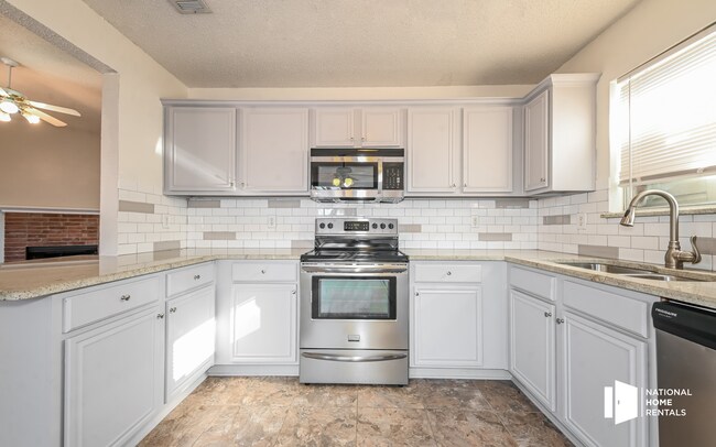 Building Photo - 309 Westwood Dr