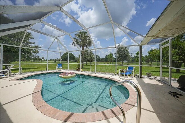 Building Photo - 8038 SW Sunny Oaks Dr