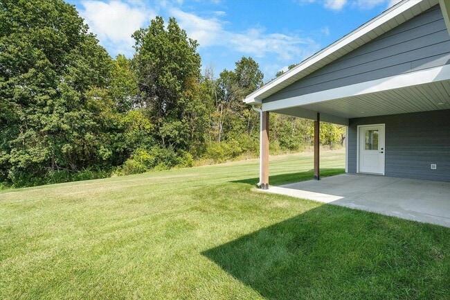 Foto del edificio - 2713 Misty Flower Dr