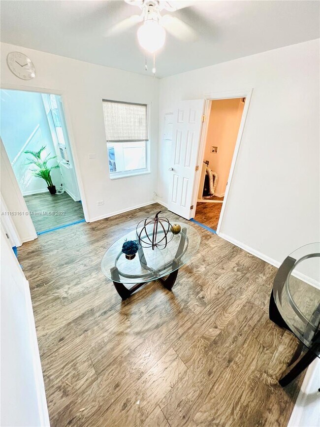Foto del edificio - 2370 NE 136th Terrace