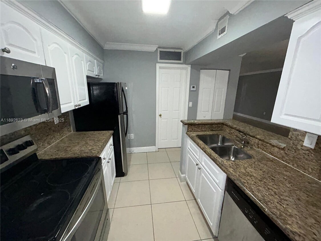 Foto principal - 15201 SW 80th St
