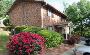 Building Photo - Country Gardens